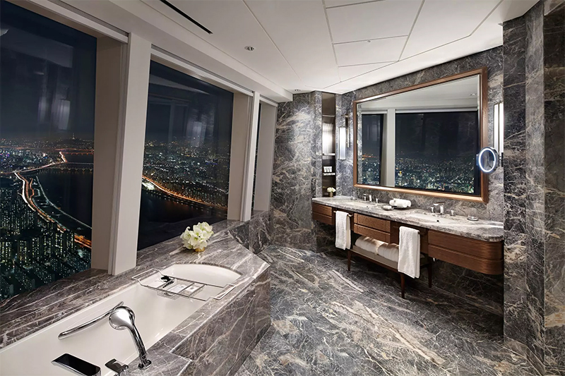 Luxury Hotel Baths - Signiel, Seoul, Korea