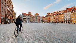 Find cheap flights from Auckland to Warsaw