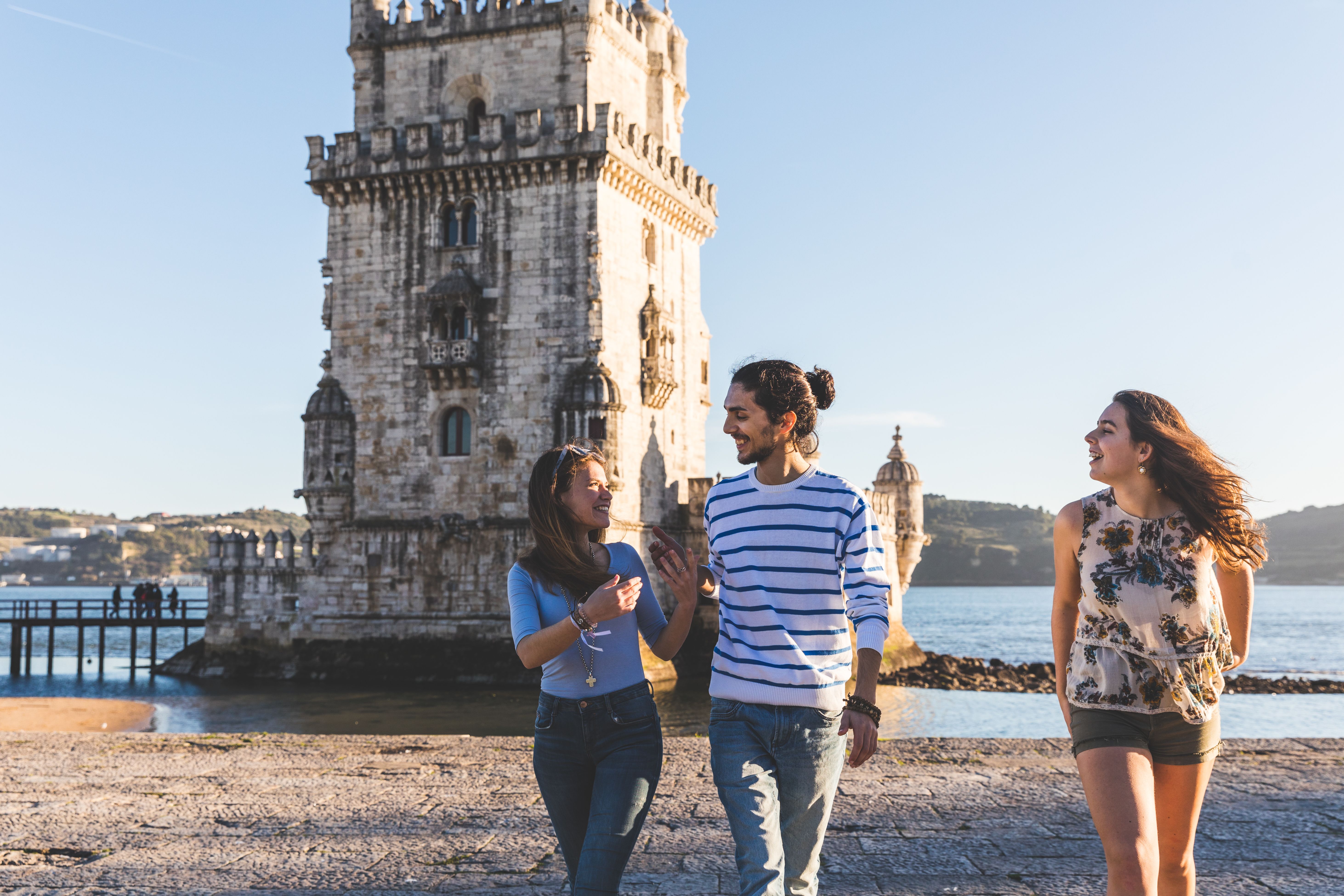 Find cheap flights to Lisbon