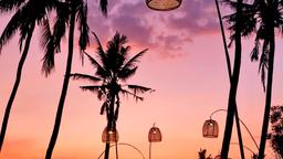 Find cheap flights from Queenstown to Bali