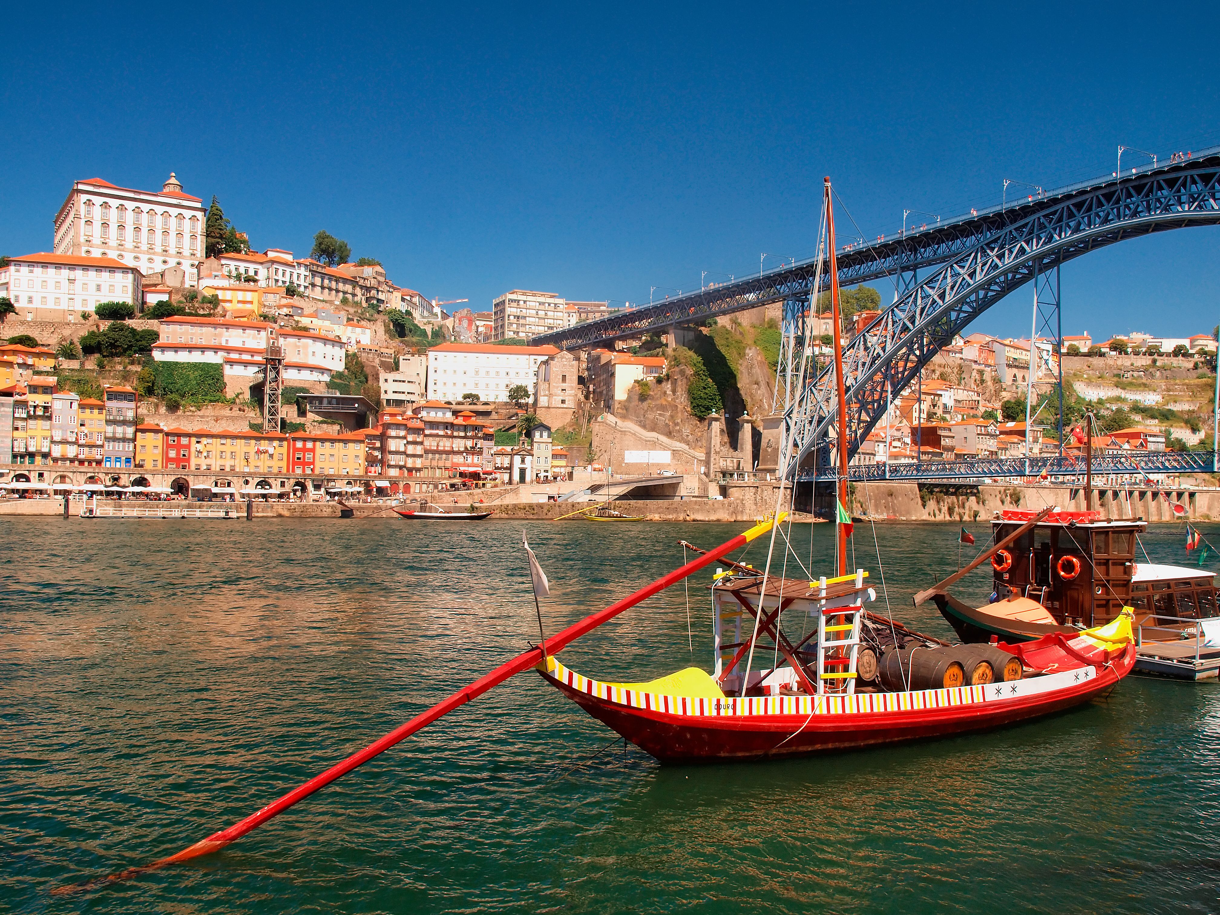Find cheap flights to Porto