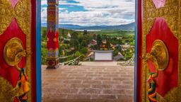 Hotels near Lijiang airport