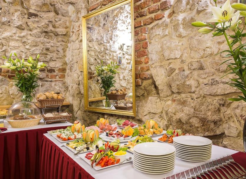 Buffet Photo