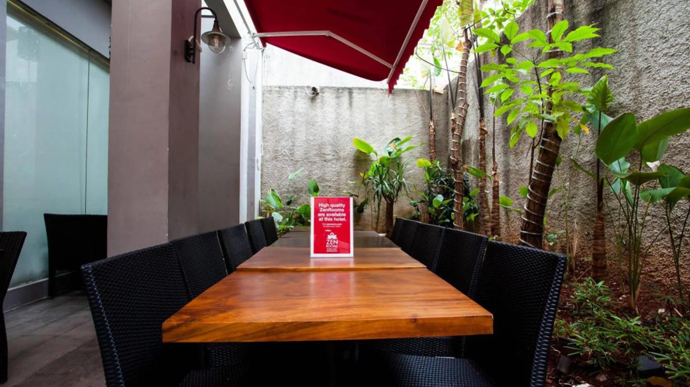 ZEN Rooms Blok M Palatehan