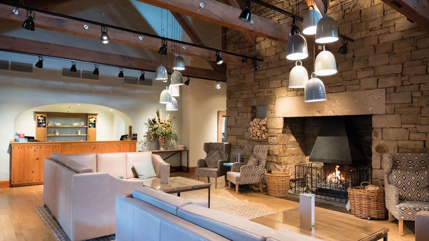 North Lakes Hotel & Spa