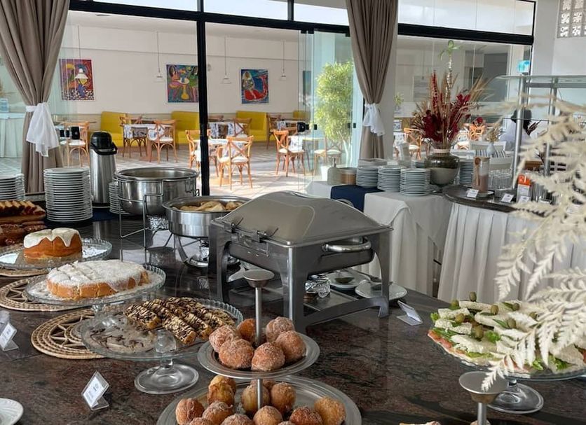 Buffet Photo
