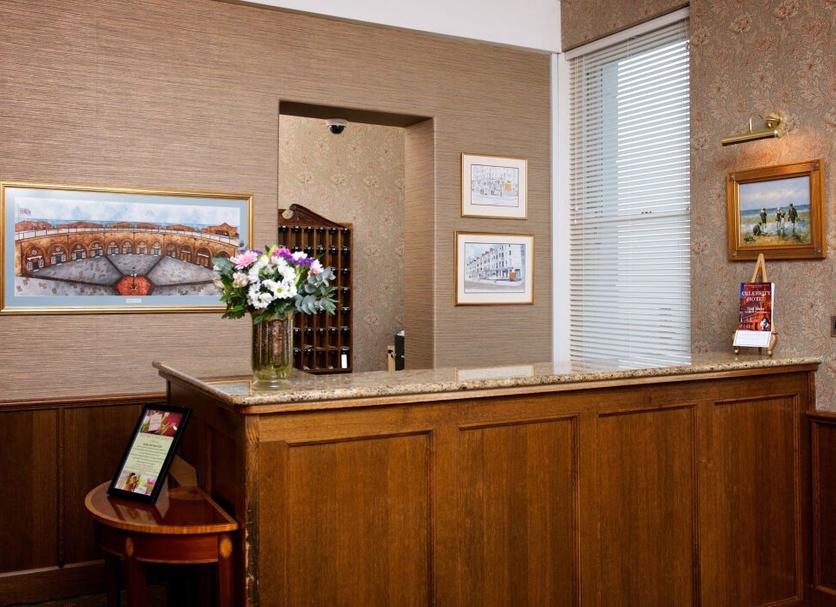 Front desk Photo