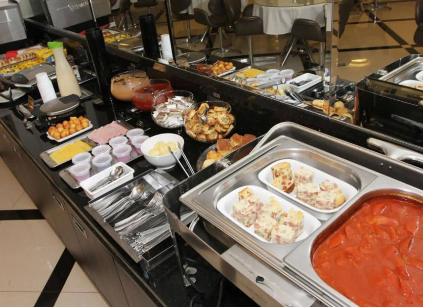 Buffet Photo