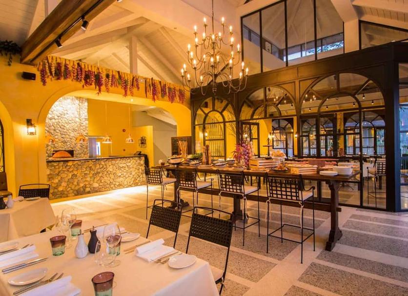 Restaurant Photo