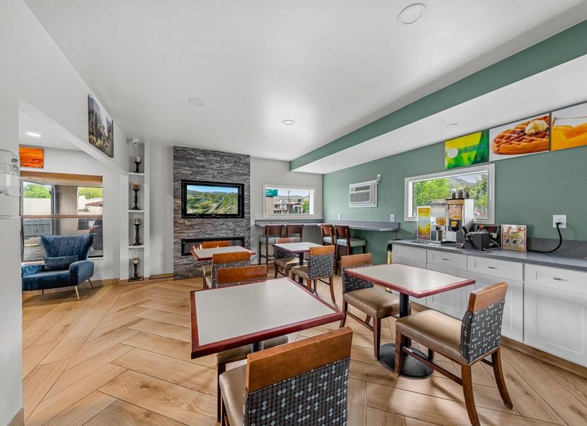 Dining room Photo