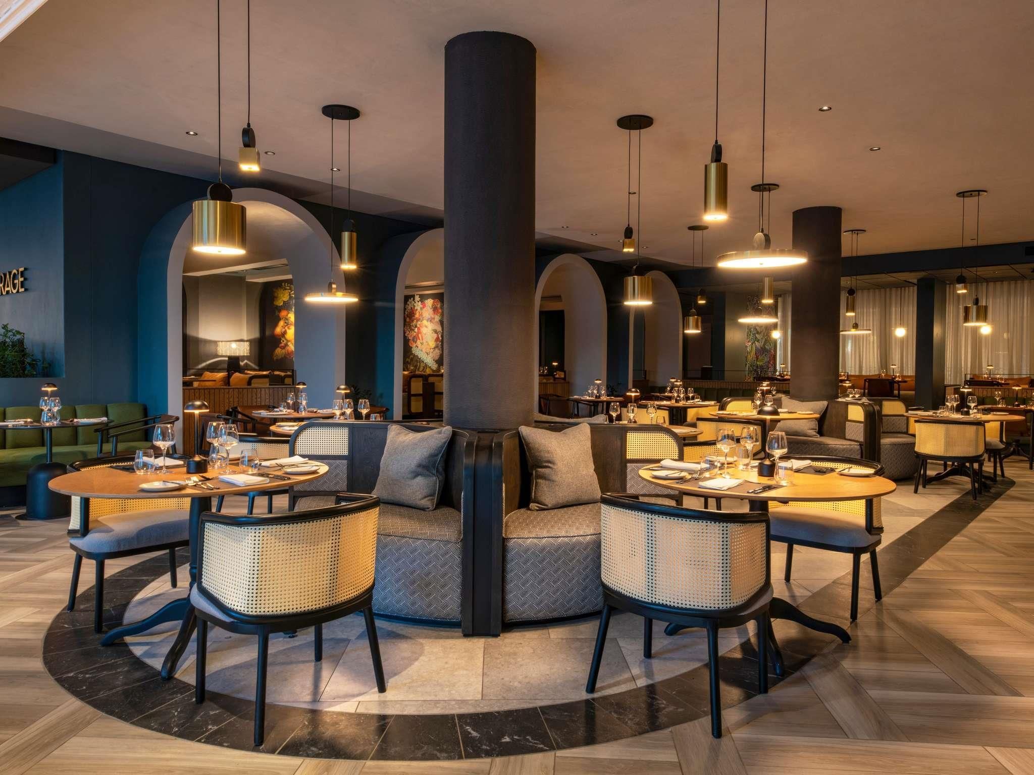Restaurant Photo