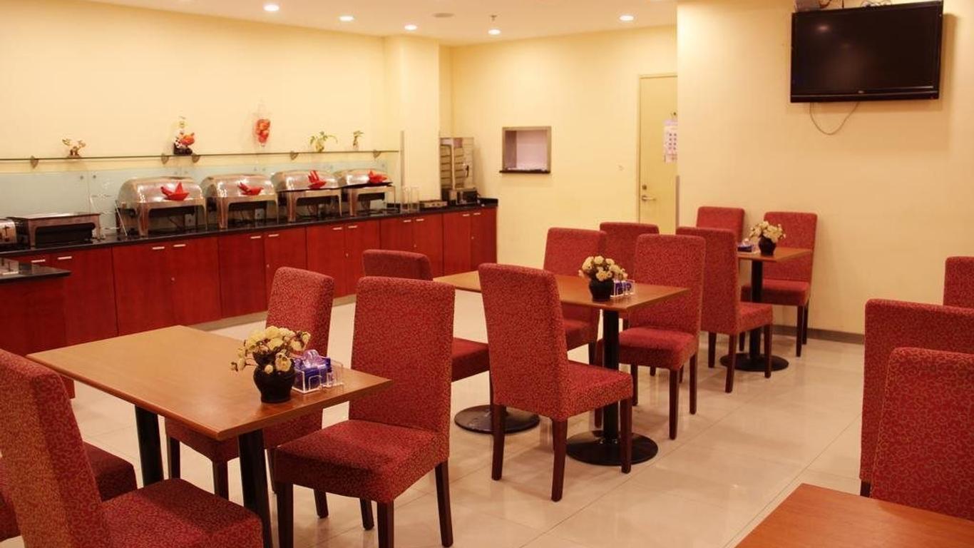 Hanting Express Shenyang Xizhong Street