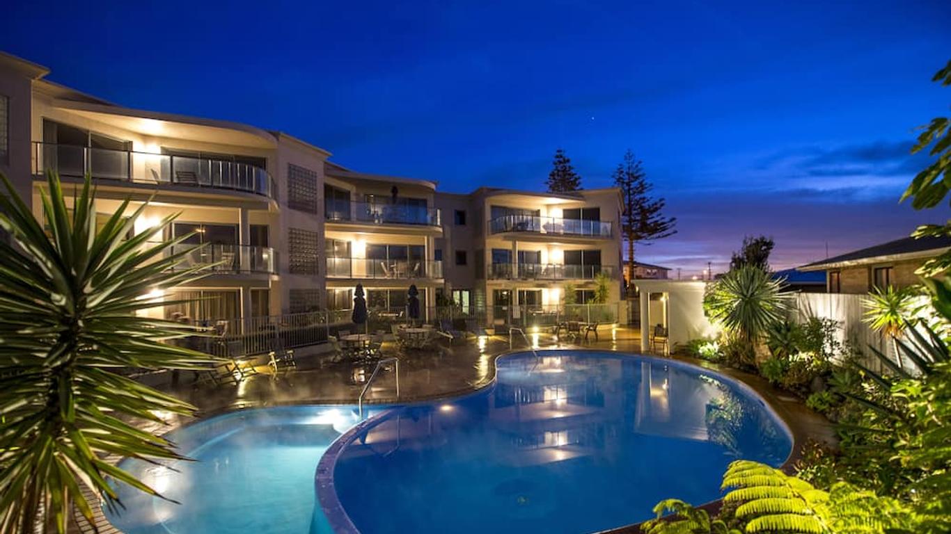 The Reef Beachfront Apartments