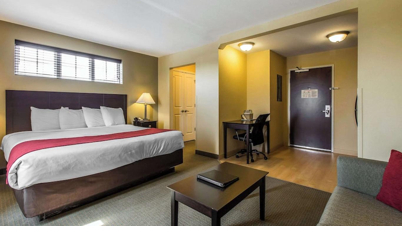 MainStay Suites Jacksonville near Camp Lejeune