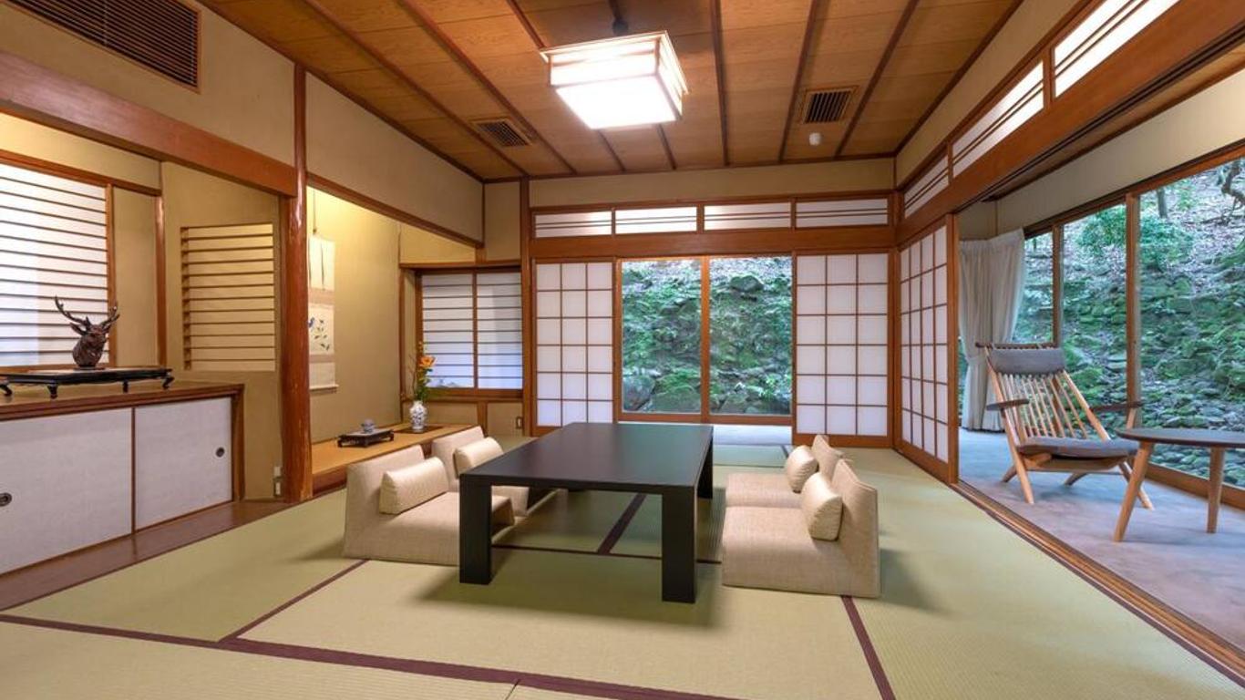 Tsukihitei Ryokan