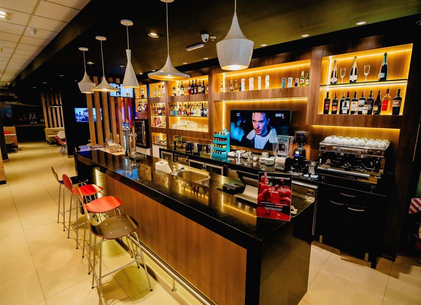 Bar Photo