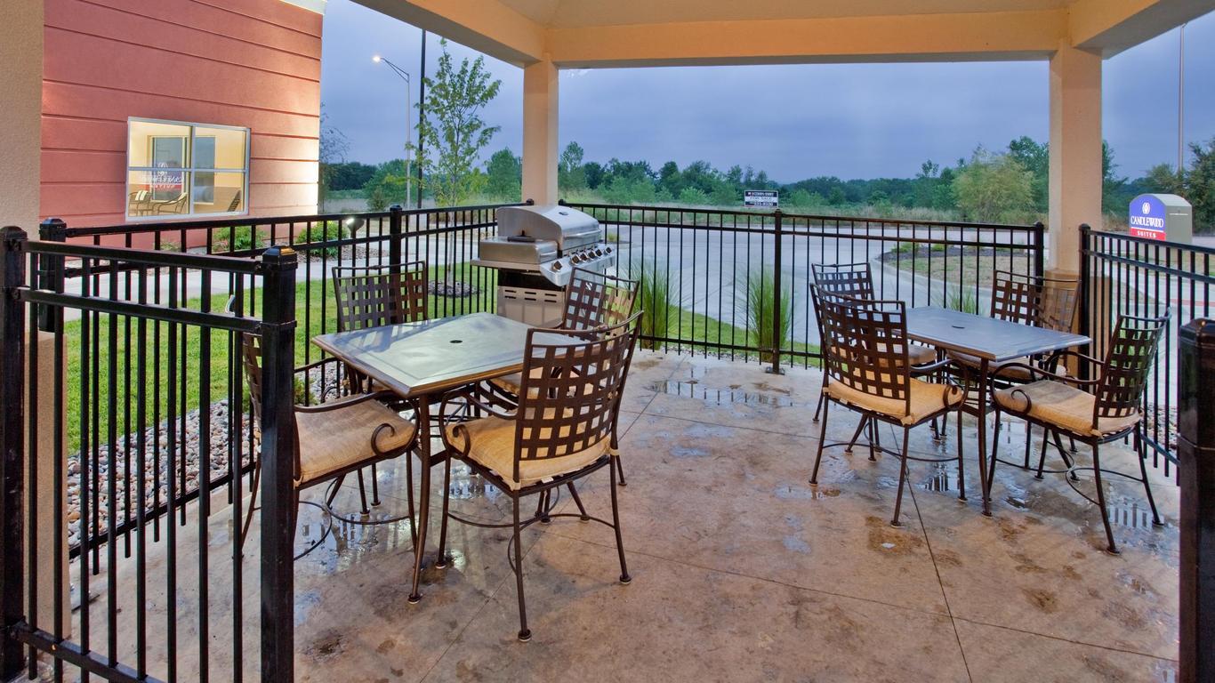Candlewood Suites Kansas City Northeast