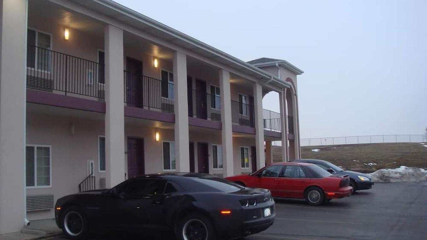 Townhouse Inn & Suites Omaha