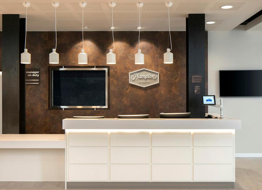 Front desk Photo