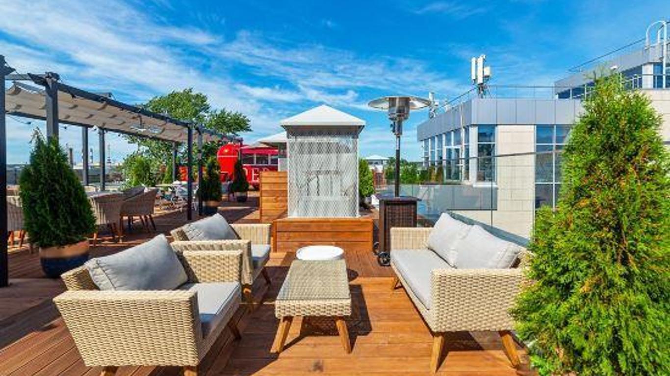 Red Stars Hotel
