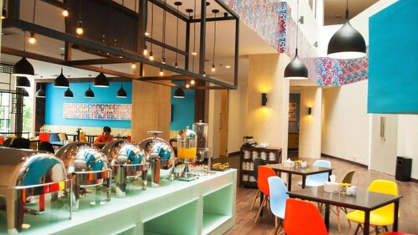 Idoop Hotel by Prasanthi