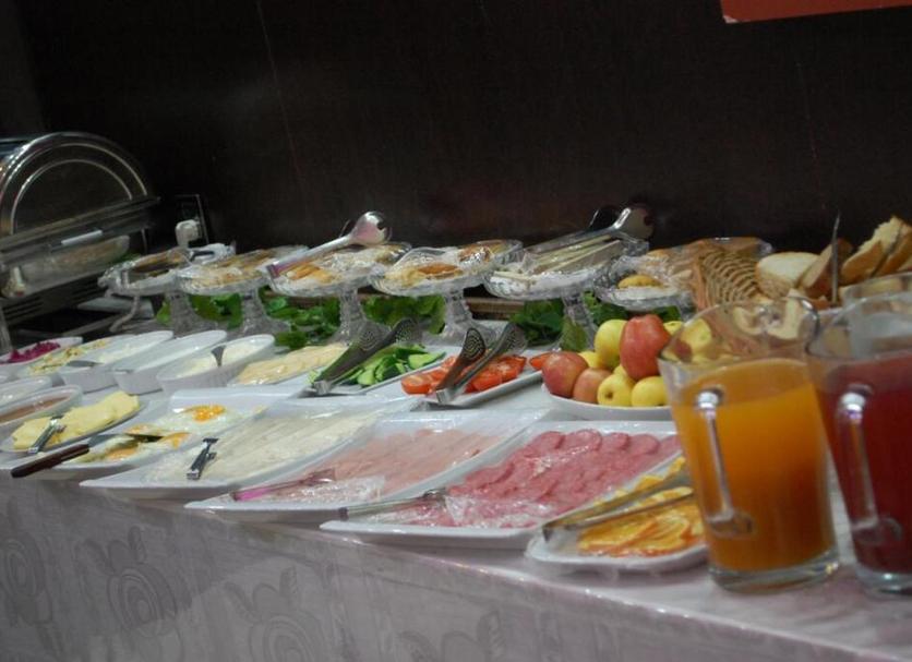 Buffet Photo