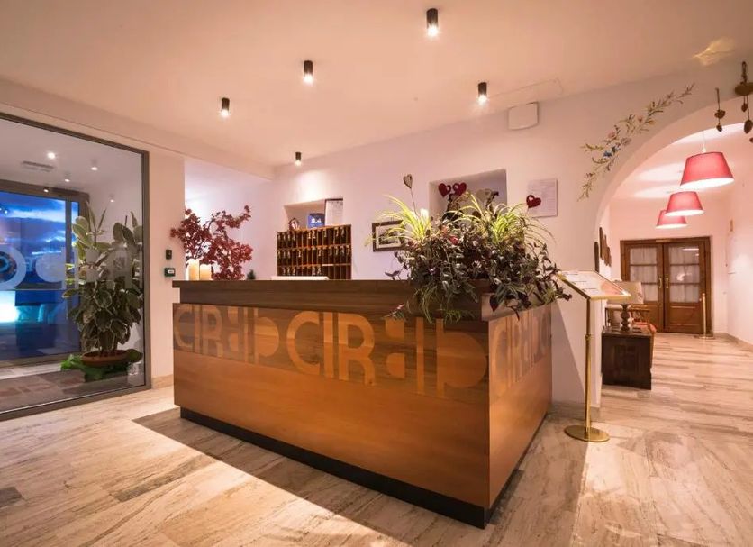 Front desk Photo