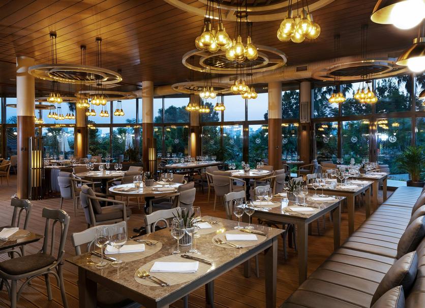 Restaurant Photo