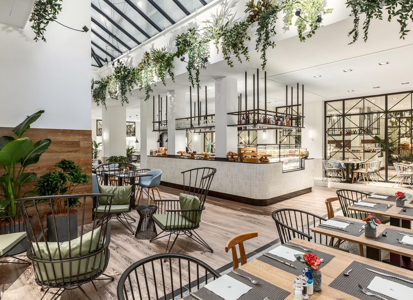 Restaurant Photo
