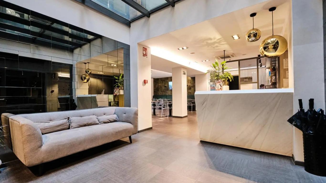 Hotel Lux Santiago