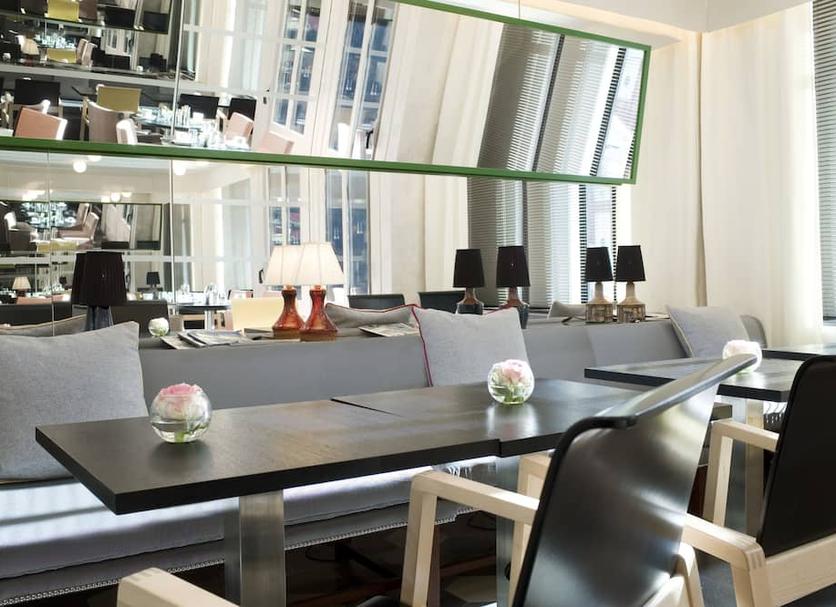 Dining room Photo