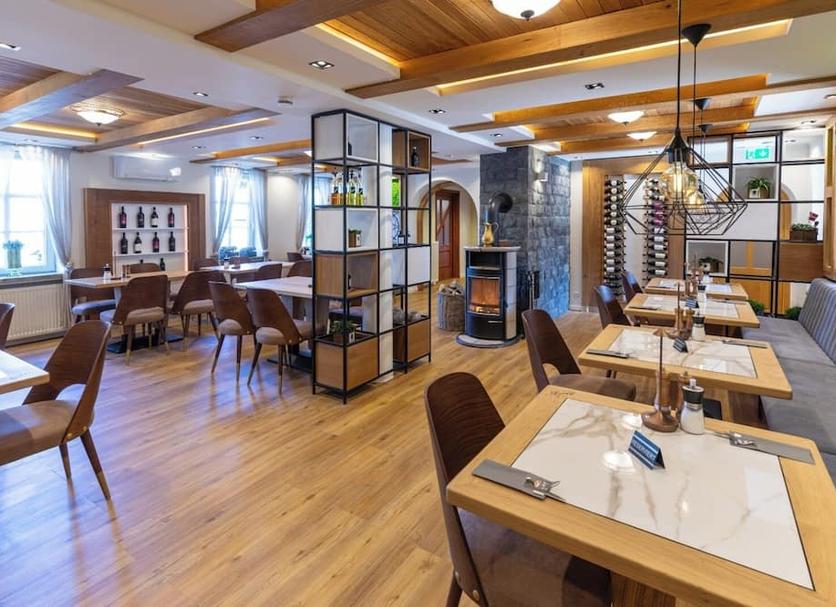 Restaurant Photo