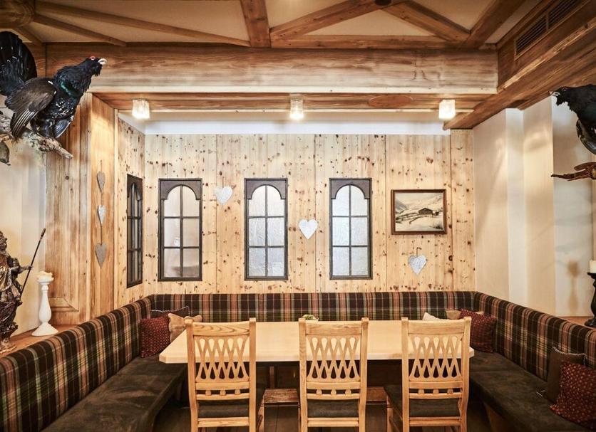 Dining room Photo
