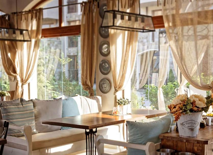 Dining room Photo