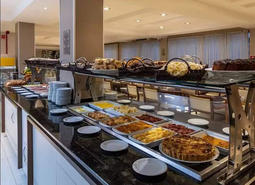 Buffet Photo