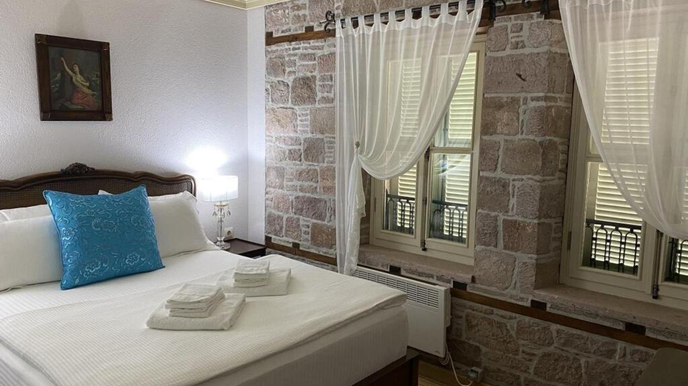 Nisi Hotel