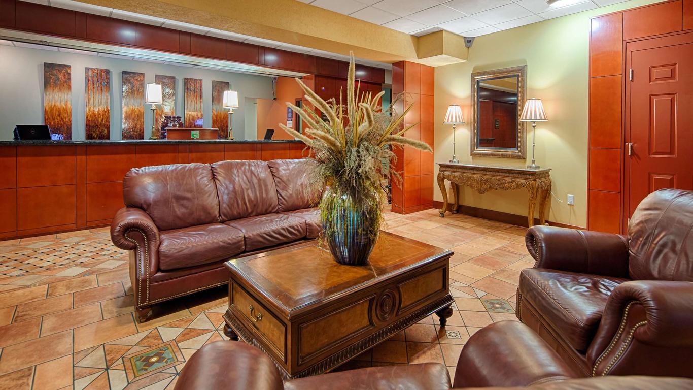 Best Western Plus Sandusky Hotel & Suites