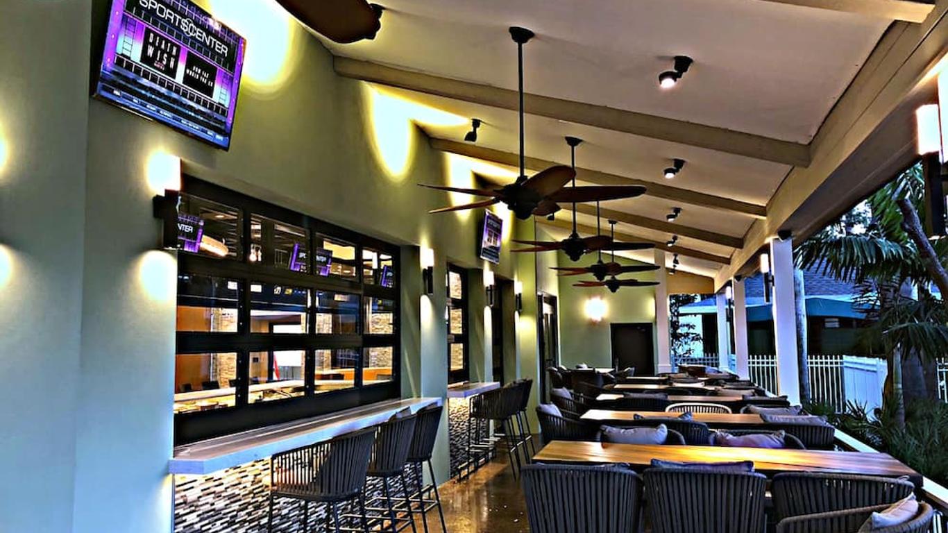 Riverside Hotel