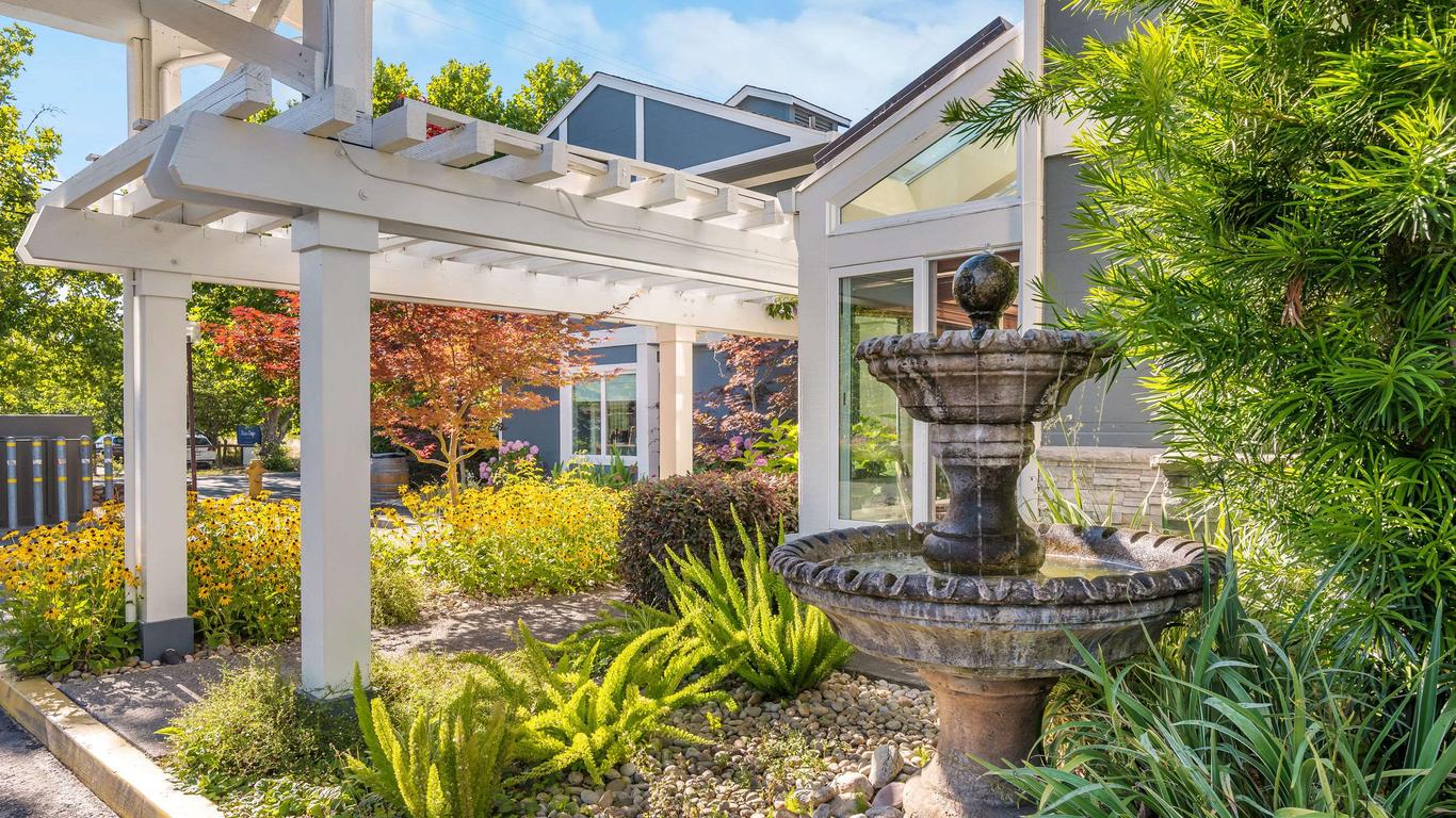 Upvalley Inn & Hot Springs, Ascend Hotel Collection