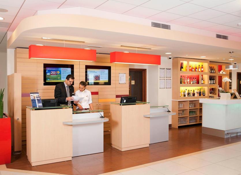 Front desk Photo