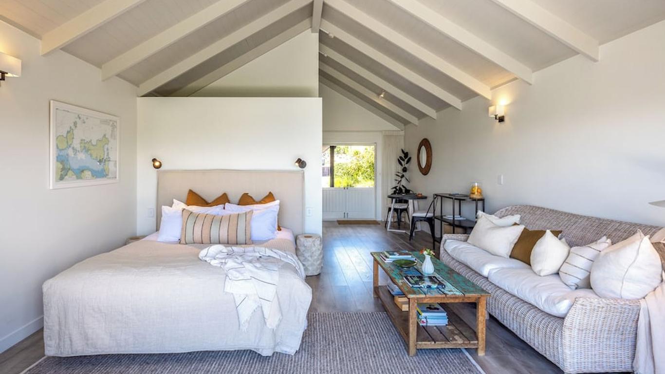 The Moorings Studio Apartments