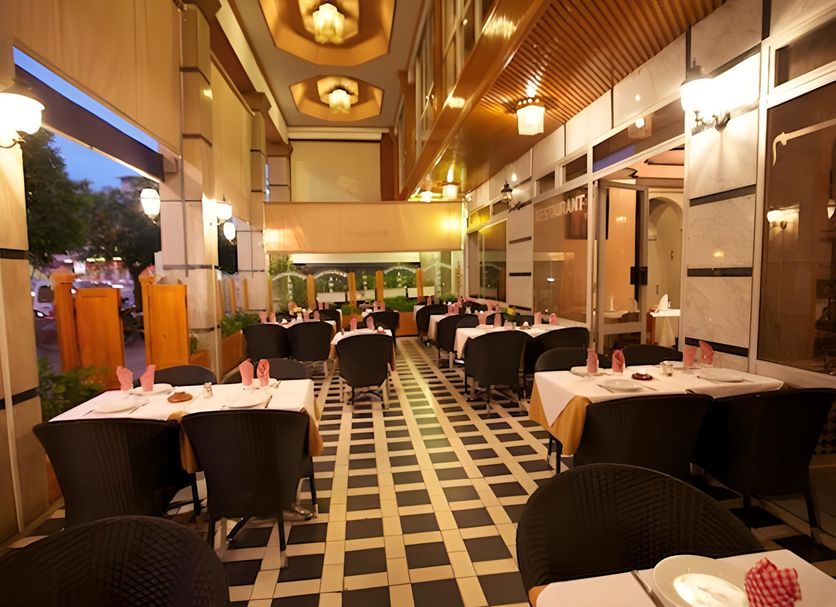 Restaurant Photo