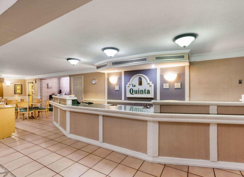 Front desk Photo