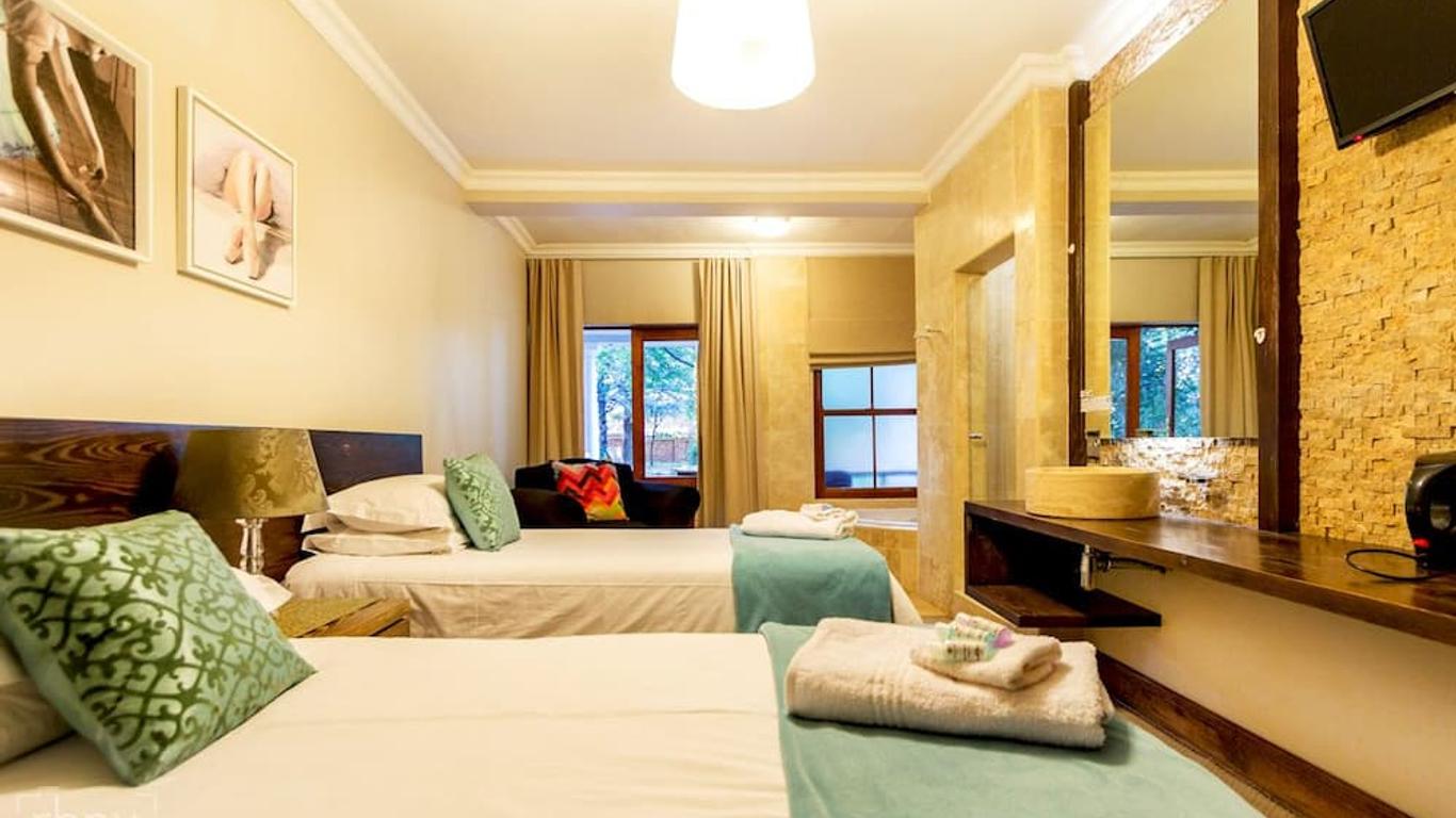 Or Tambo Guest House