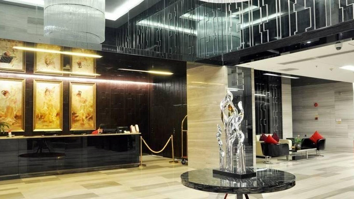 Q-City Hotel