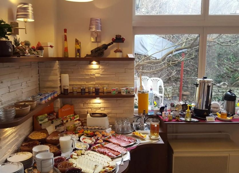 Buffet Photo
