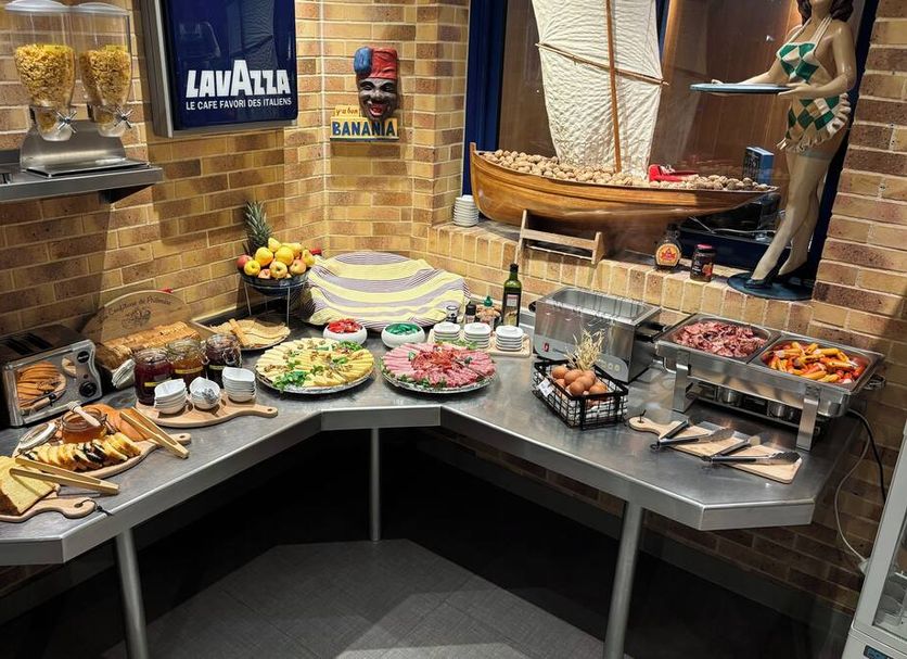 Buffet Photo