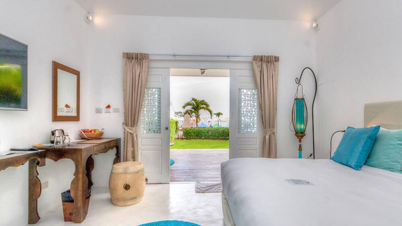 Sanae Beach Hua Hin
