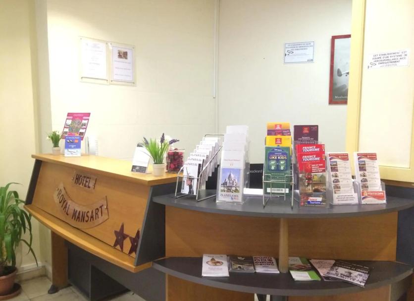 Front desk Photo
