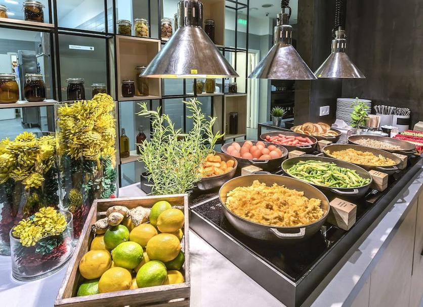 Buffet Photo